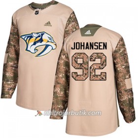 Män Ishockey Nashville Predators Tröja Ryan Johansen 92 Adidas 2017-2018 Camo Veterans Day Practice Authentic